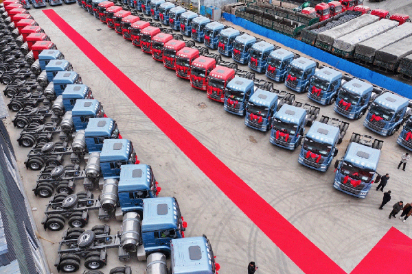 110臺｜中國重汽交車捷報頻傳，硬核實力領跑新春市場！